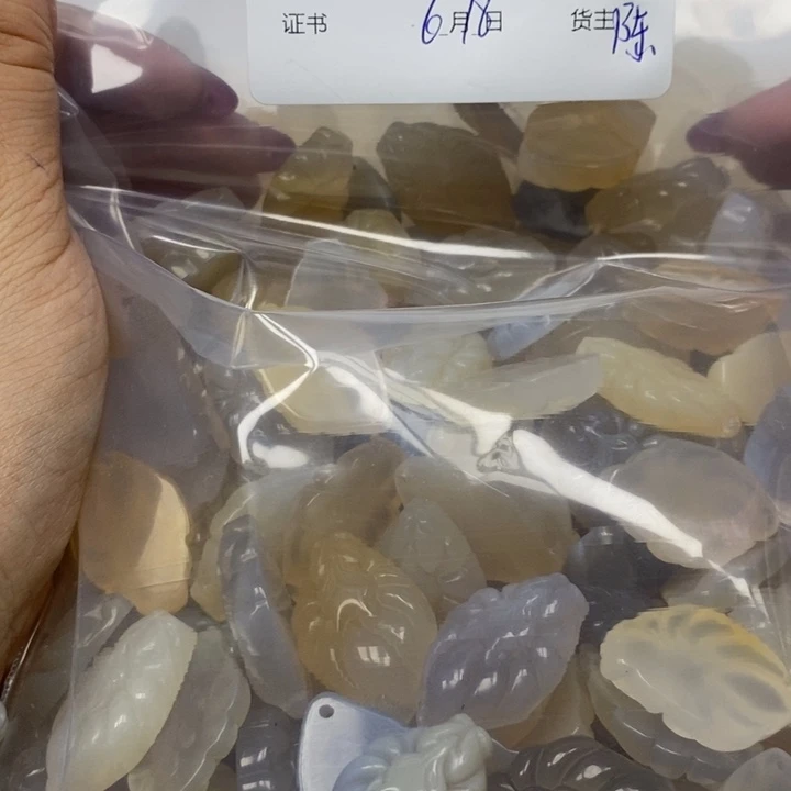 玛瑙/玉髓颈饰合金鑫*