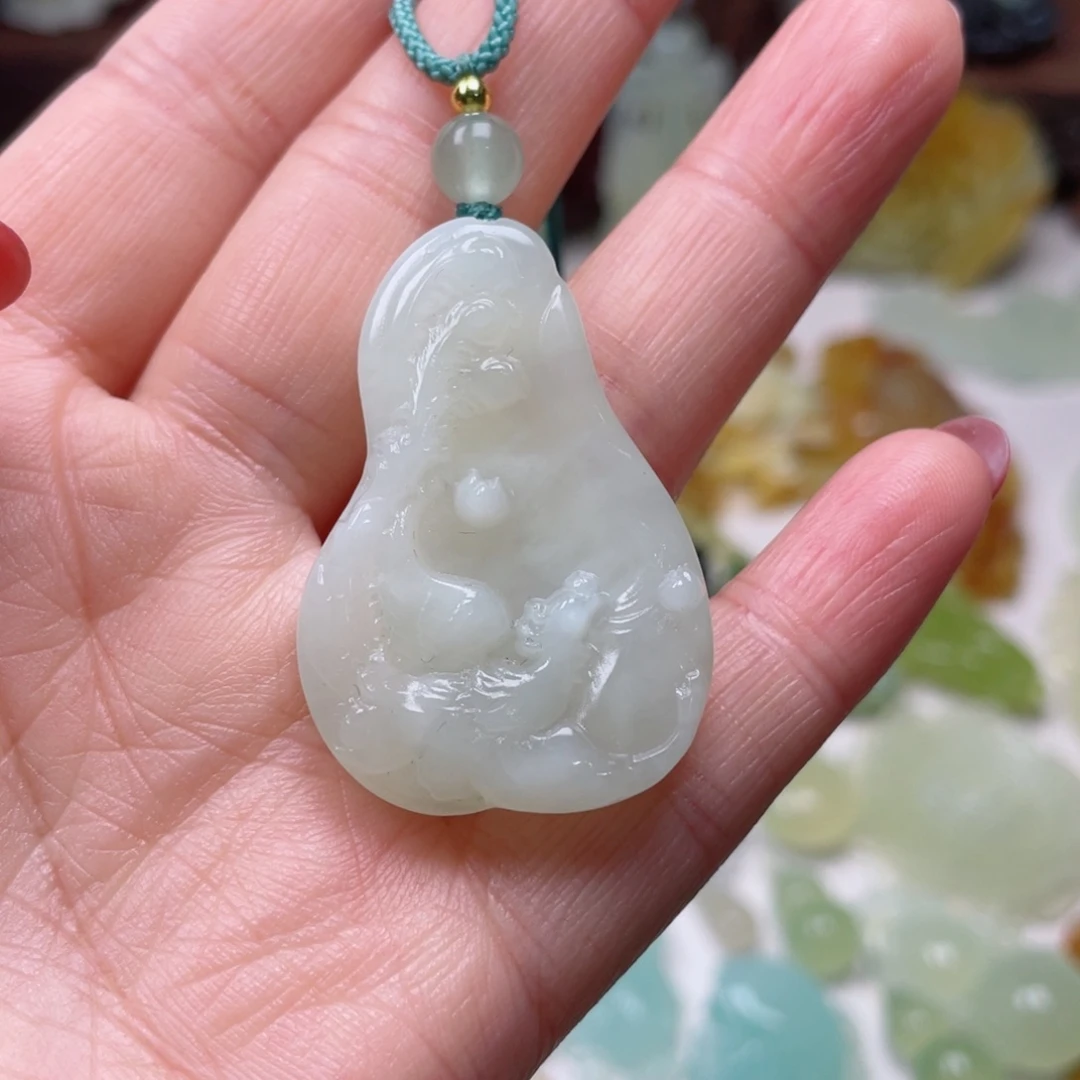 蛇纹石玉颈饰未镶嵌