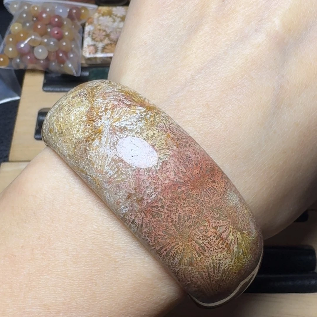 硅化玉56.5大烟花，可盘未镶嵌