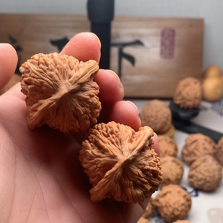 邪****吊坠桃核山地果四座楼