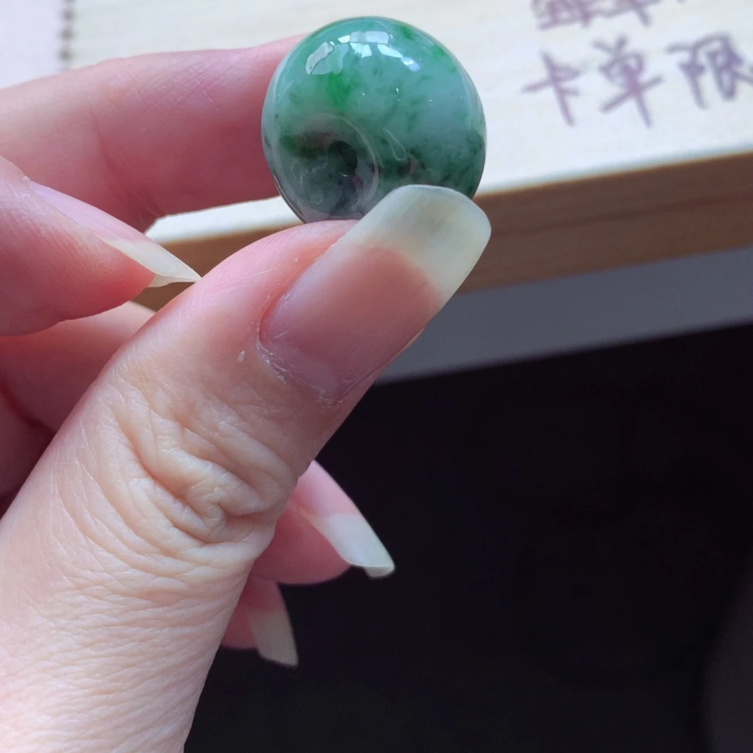 翡翠颈饰未镶嵌吊坠