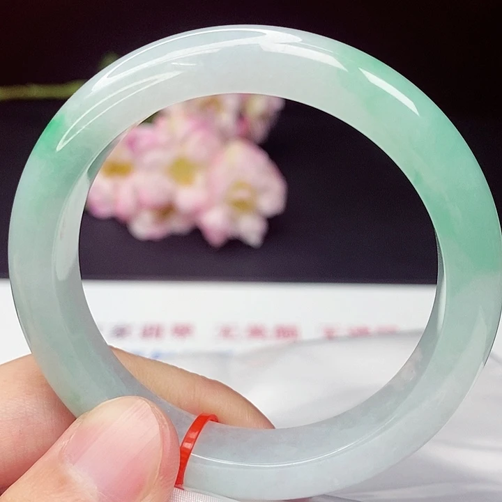 翡翠手镯未镶嵌55圈口