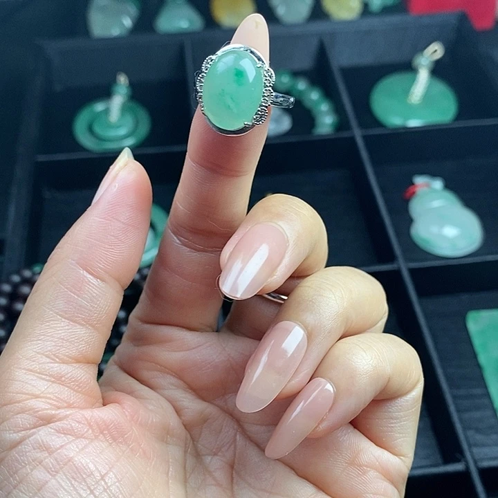 石英质玉合金戒指