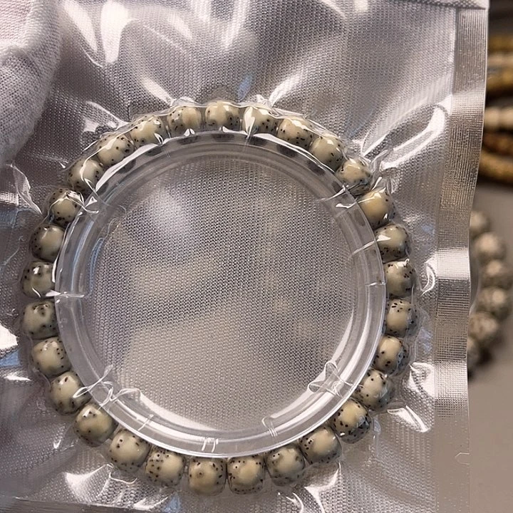 星月菩提手串福利8的绿河豚