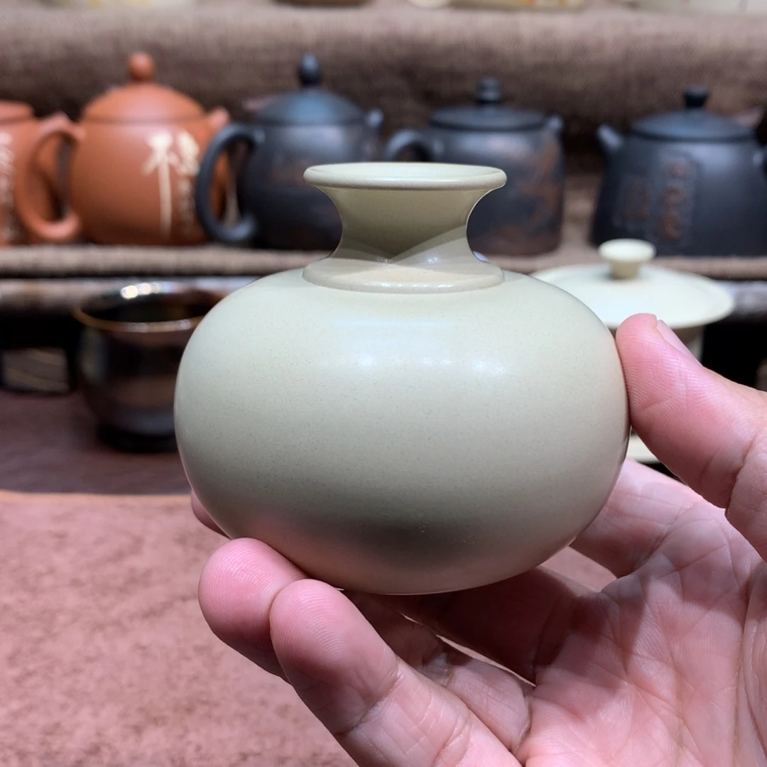 逐***云泥塑放漏白泥小花瓶微瑕