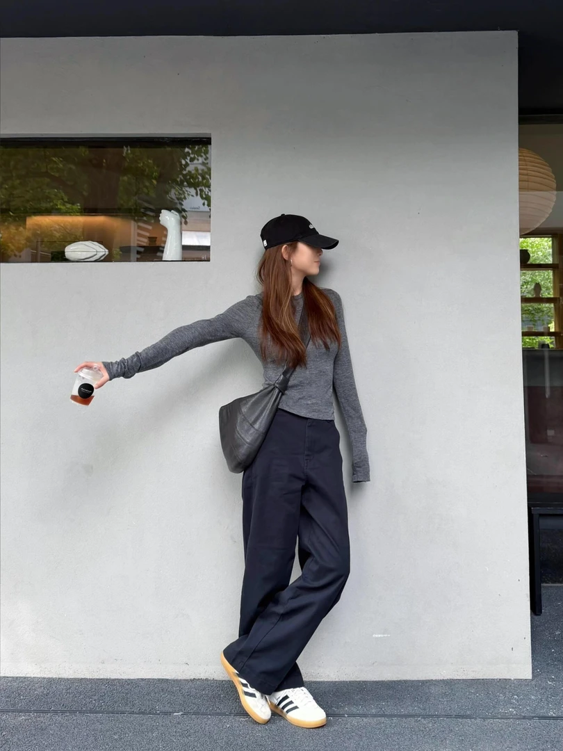 2025秋季新款韩系气质简约灰色圆领修身长袖上衣百搭休闲裤两件套