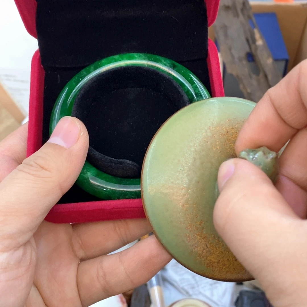 瓷片哈哈哈哈哈哈哈佳慧