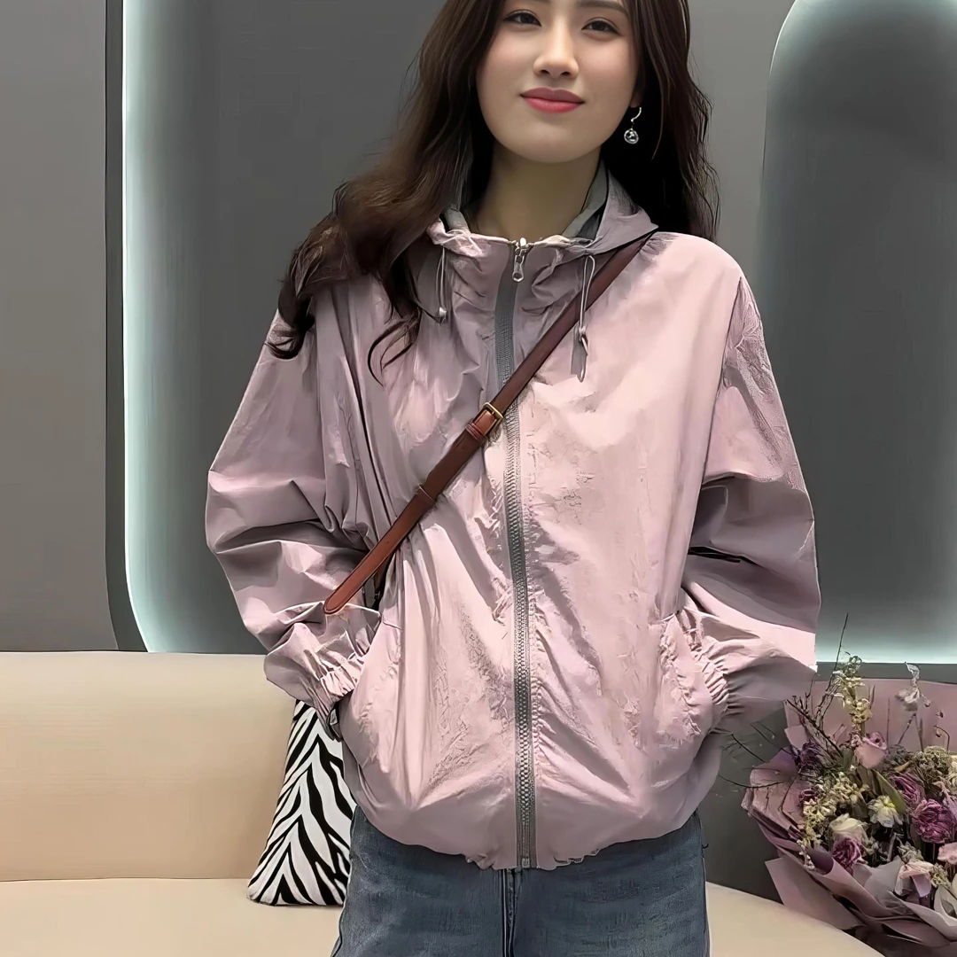 2025年网红运动风秋季短外套薄款保暖女休闲连帽立领落肩袖高级感