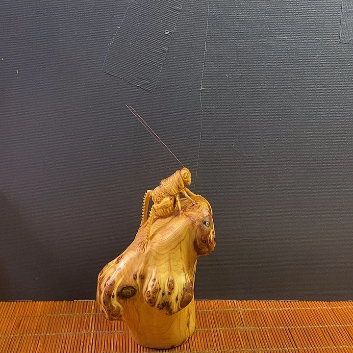 柏木（崖柏）蛐蛐摆件