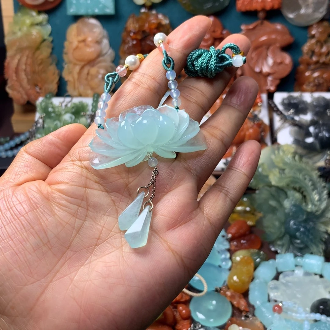 v***a蛇纹石玉未镶嵌挂坠