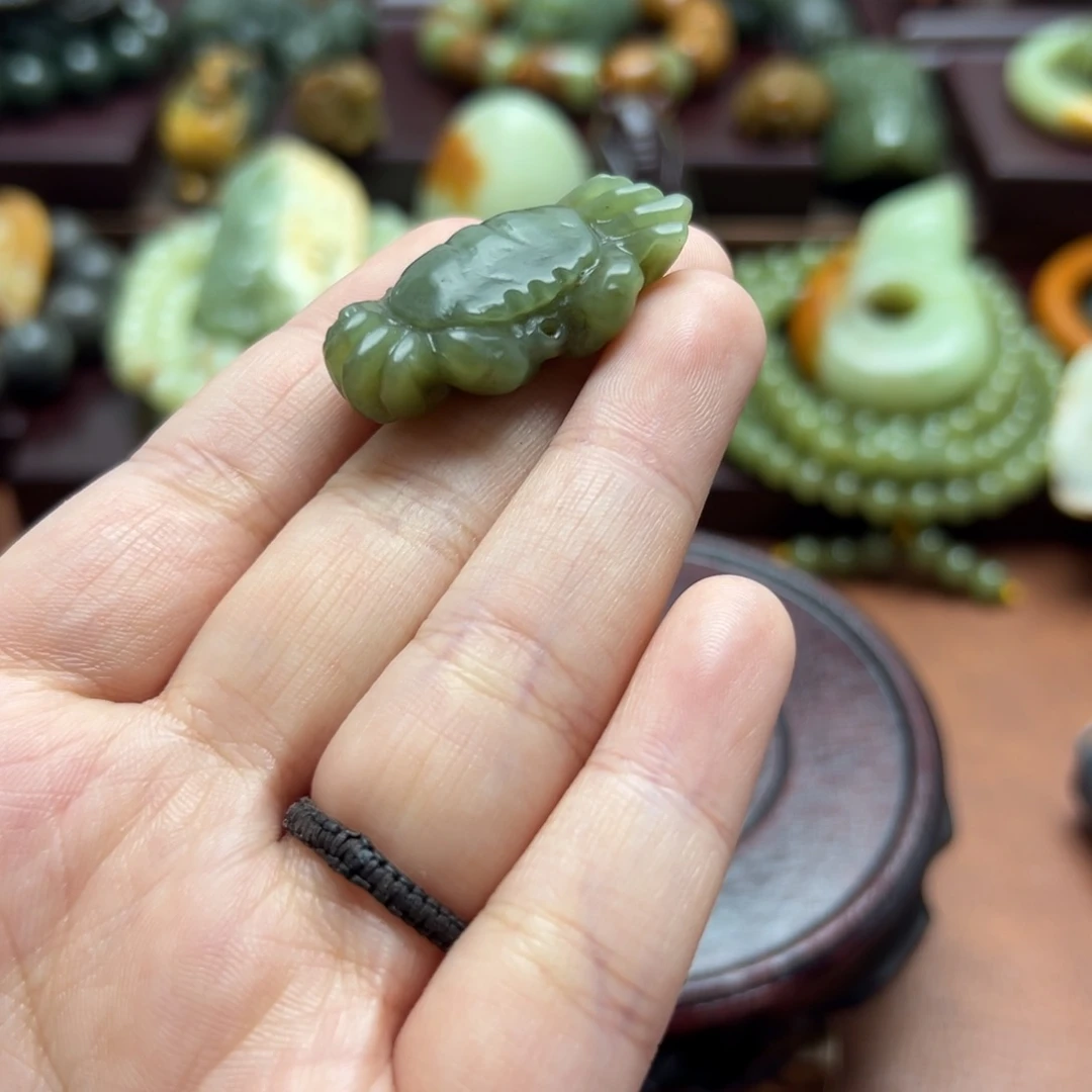 和田玉未镶嵌珠宝奇石