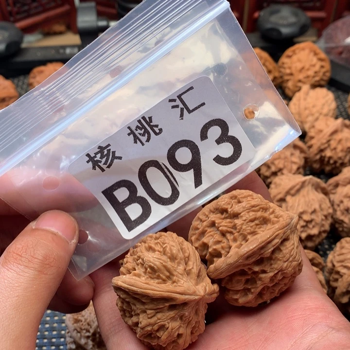 文玩核桃吊坠千佛山