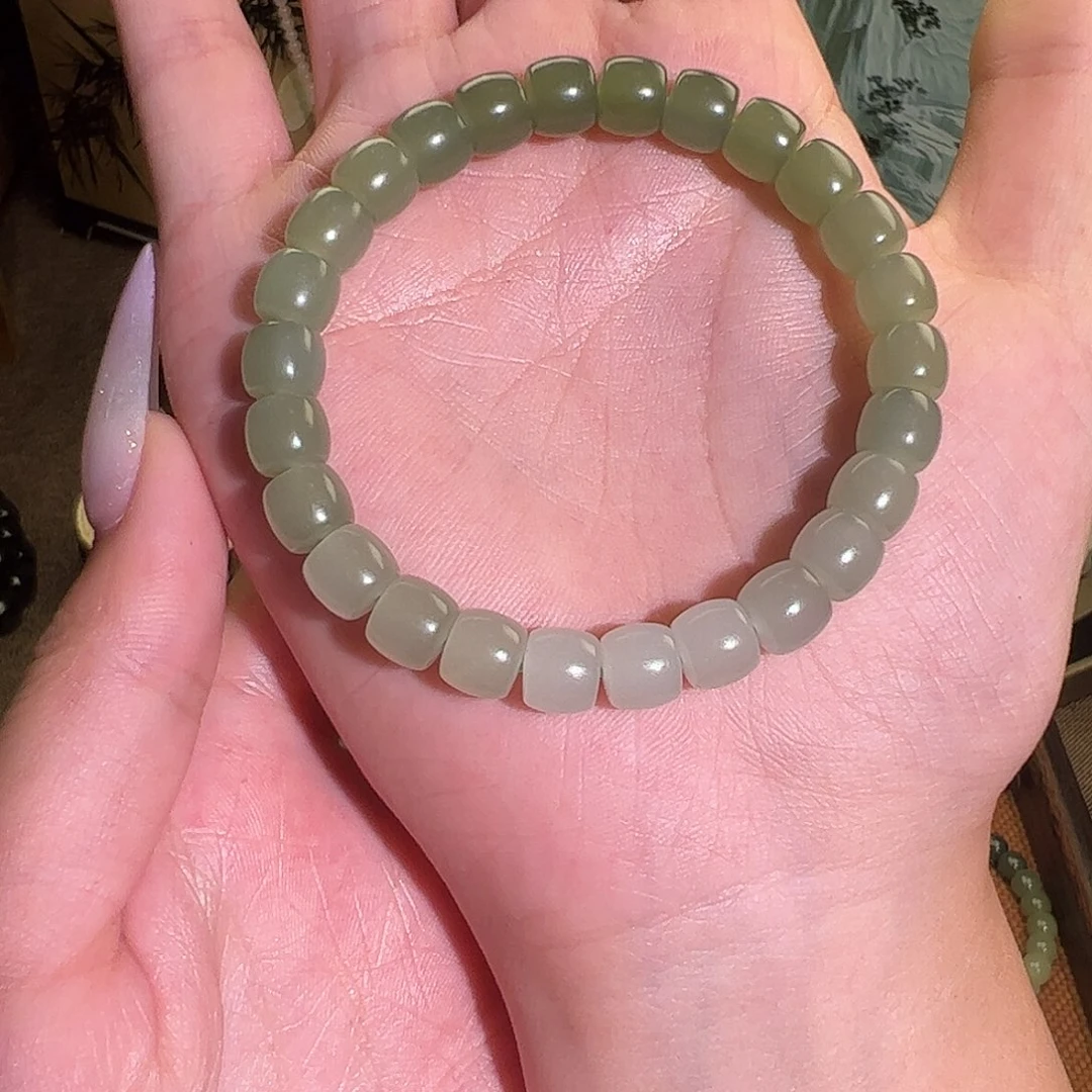 茉***糖未镶嵌手链和田玉