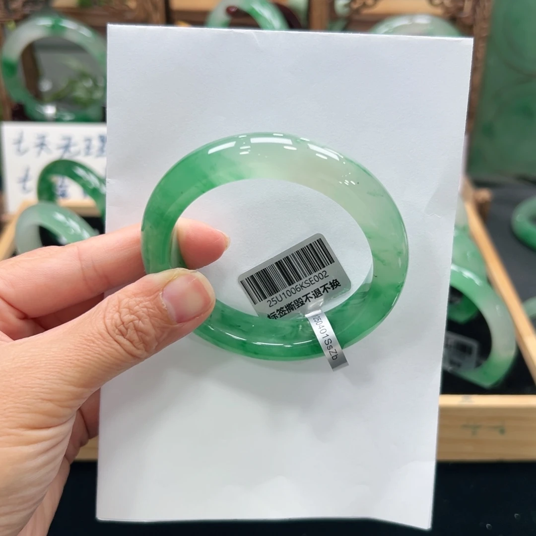 林****石英质玉未镶嵌手镯➕佳佳56.5