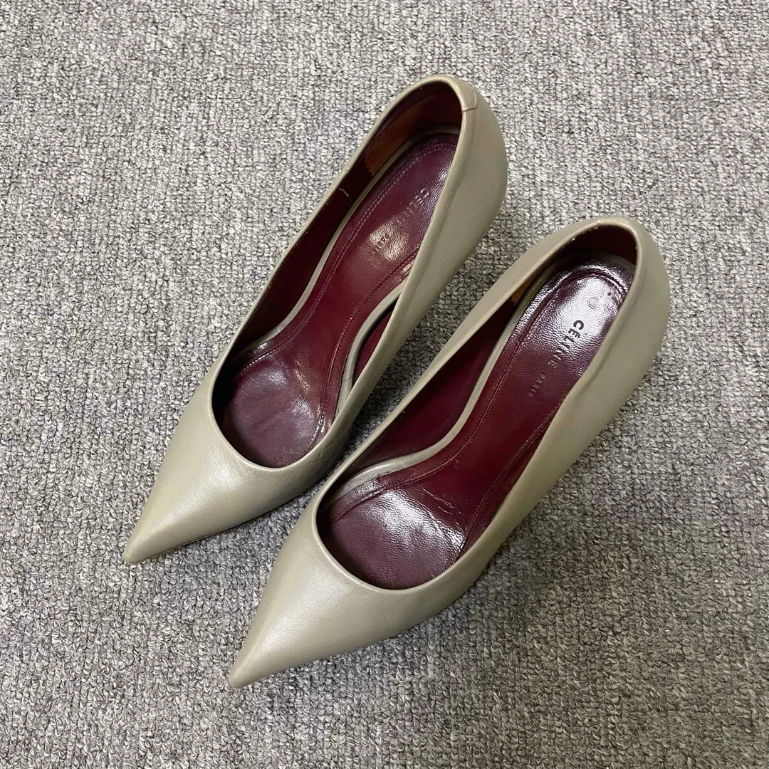95新 Celine/思琳 尖头套脚细跟高跟鞋 35.5码/10786