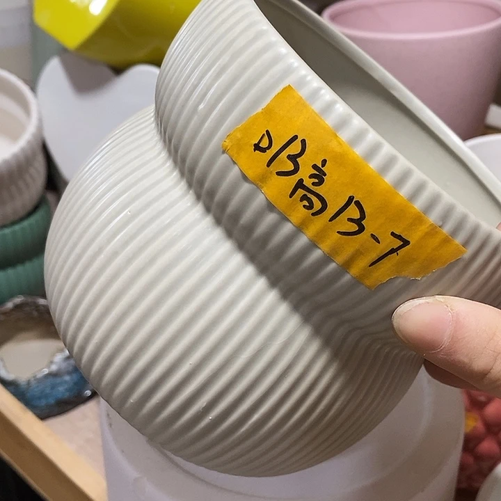 陶盆有孔 瑕疵针孔漏釉介意勿拍外高 13外口13