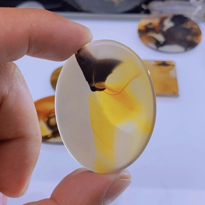 玛瑙/玉髓颈饰未镶嵌