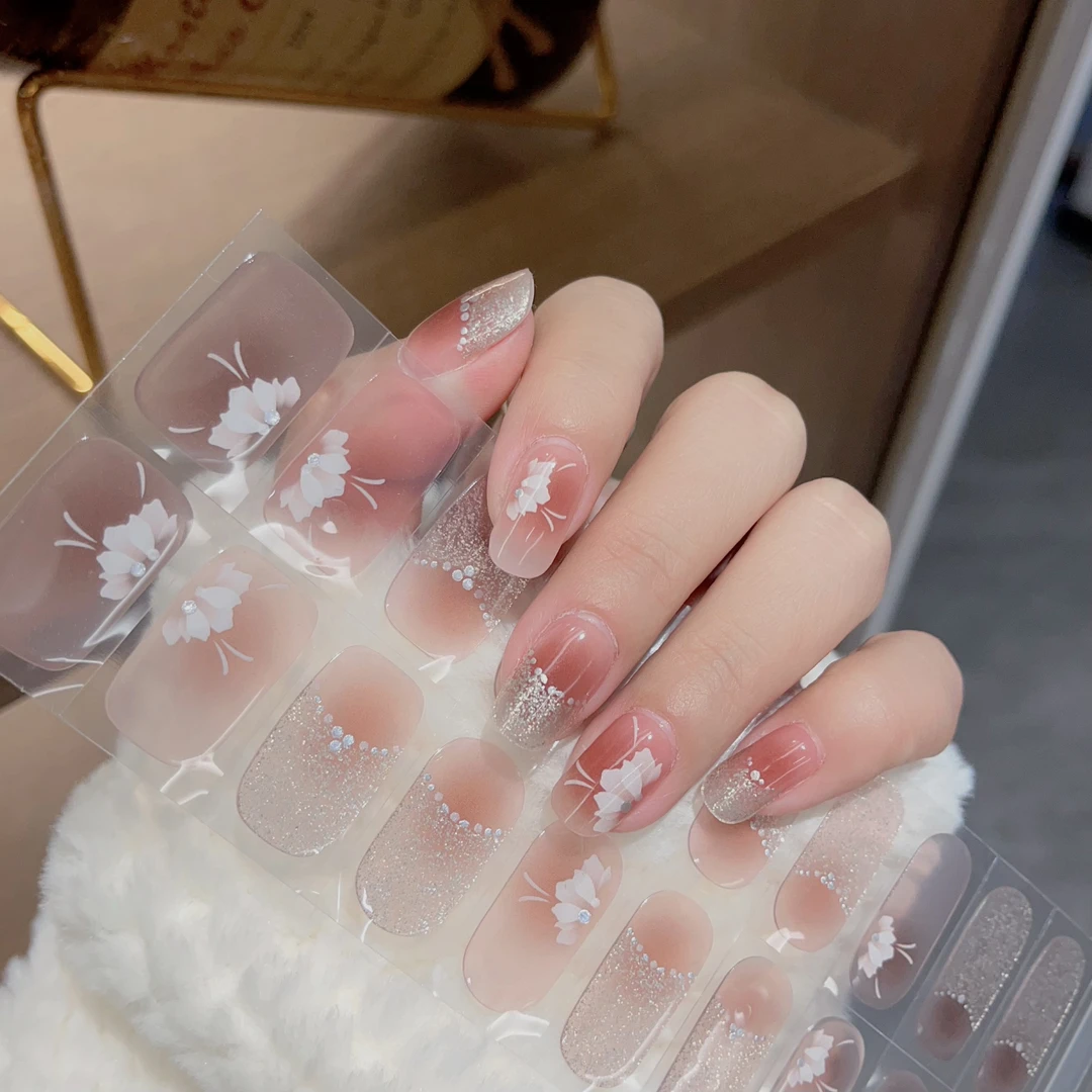 【法式山茶花】R77~照灯变硬款半固化梯形小熊防水凝胶美甲贴白色