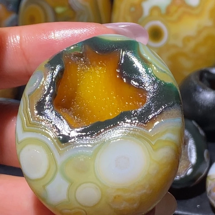 玛瑙/玉髓未镶嵌珠宝奇石46