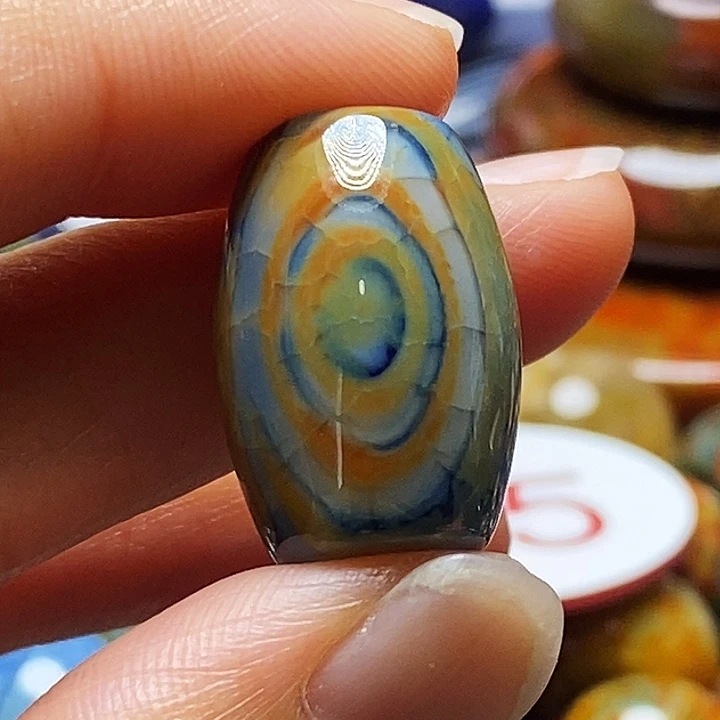青***行玛瑙/玉髓颈饰未镶嵌