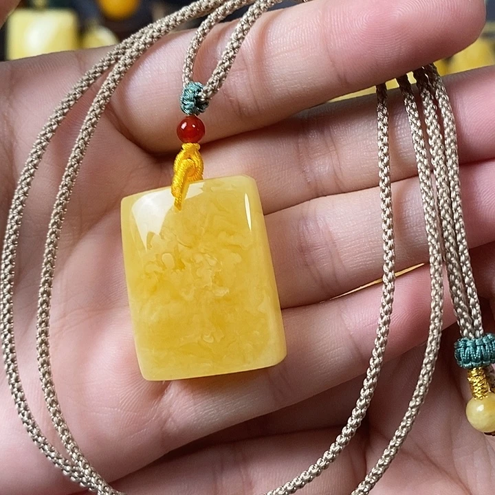 琥珀未镶嵌裸石无事牌