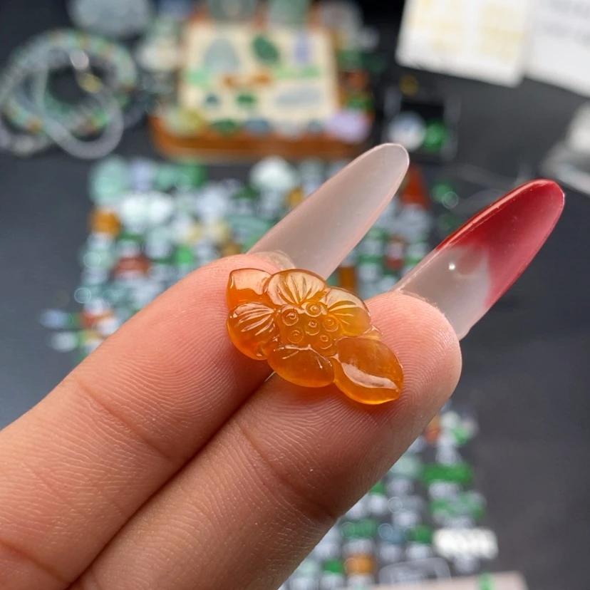 【闪购商品】翡翠挂件未镶嵌花