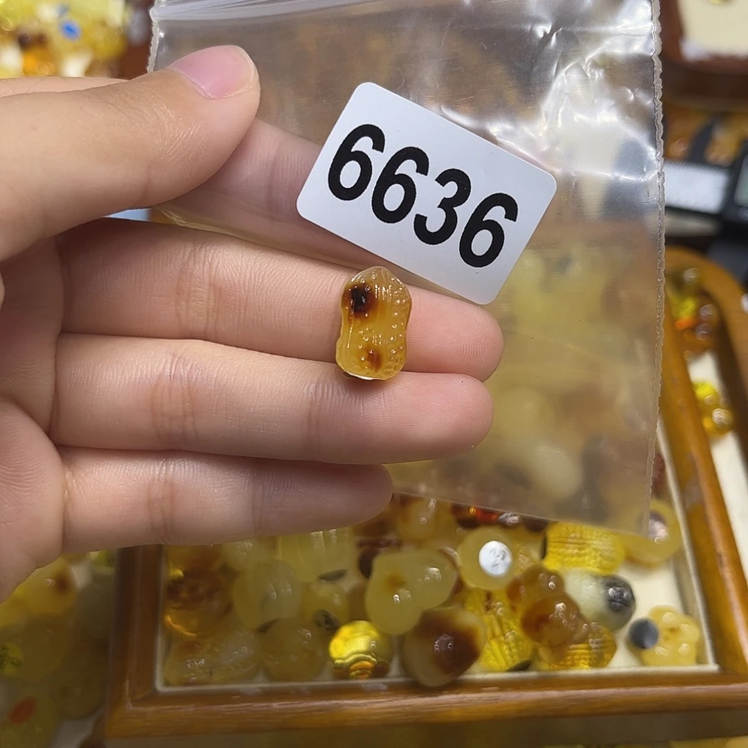 琥珀未镶嵌珠宝奇石