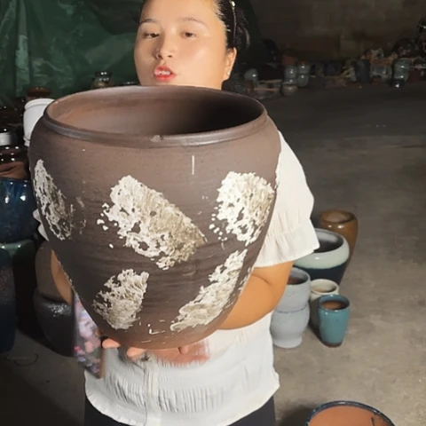 口28高32，瑕疵一个盆瑕。