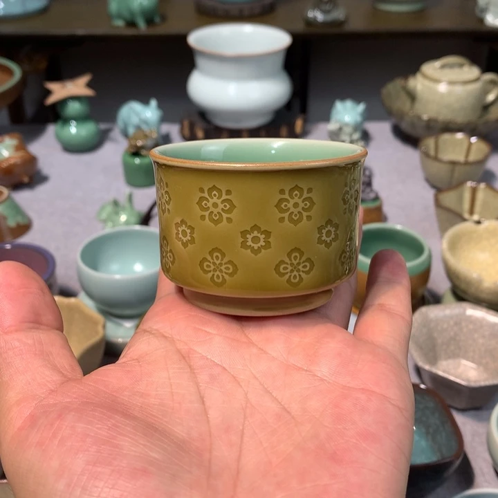 龙泉青瓷双釉结合宝相花