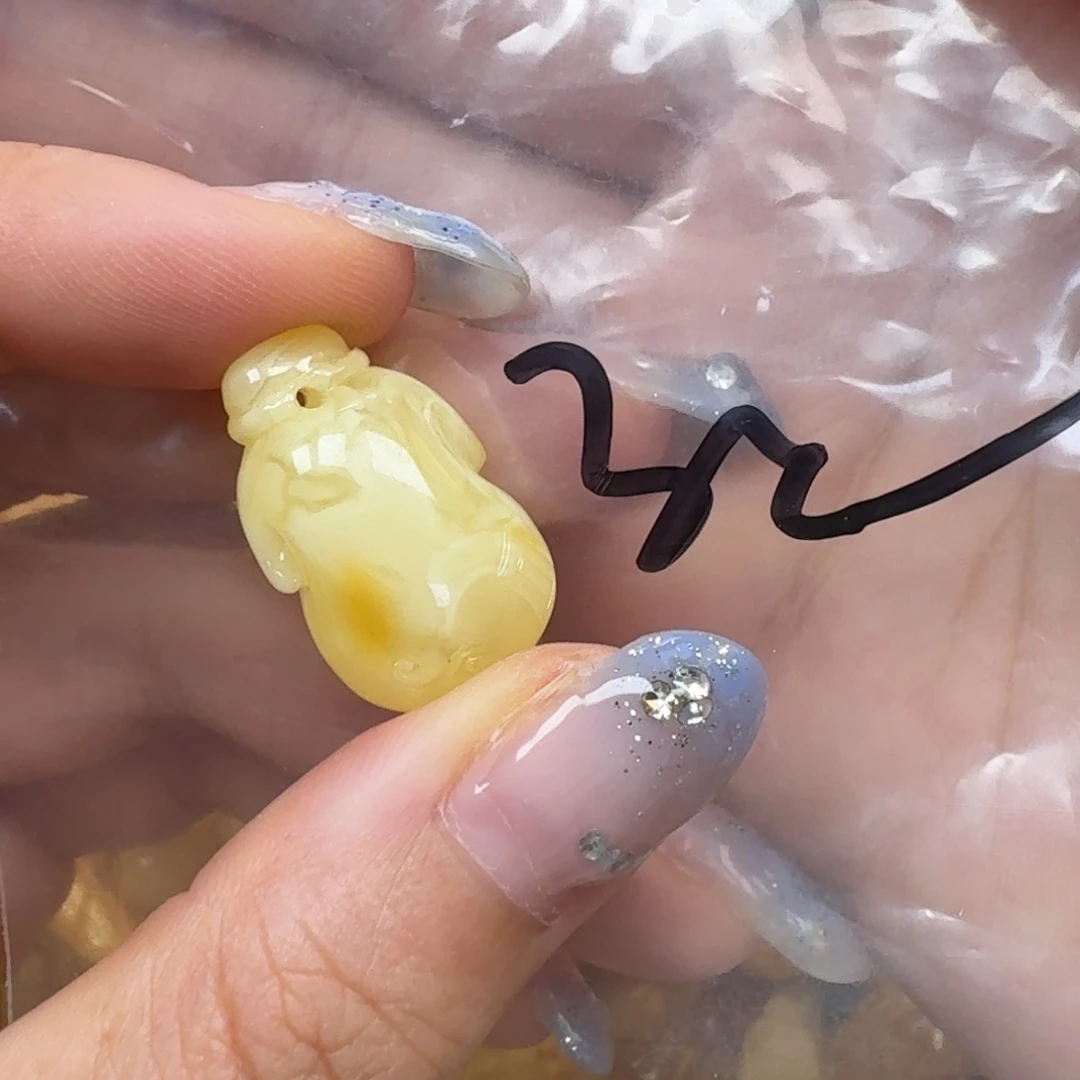 琥珀未镶嵌珠宝奇石