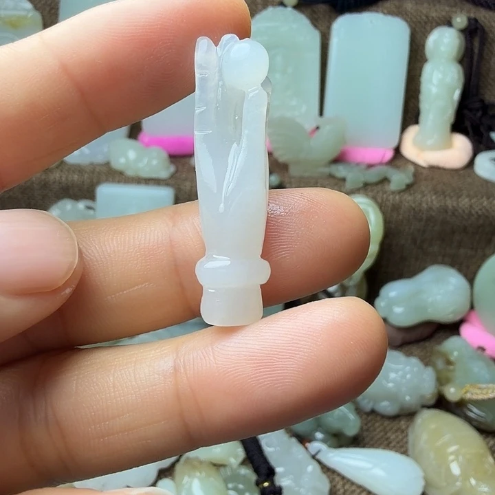 和田玉（糖玉）未镶嵌挂件