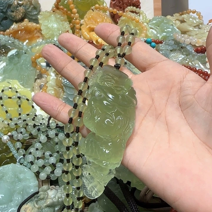 未镶嵌蛇纹石玉吊坠小****