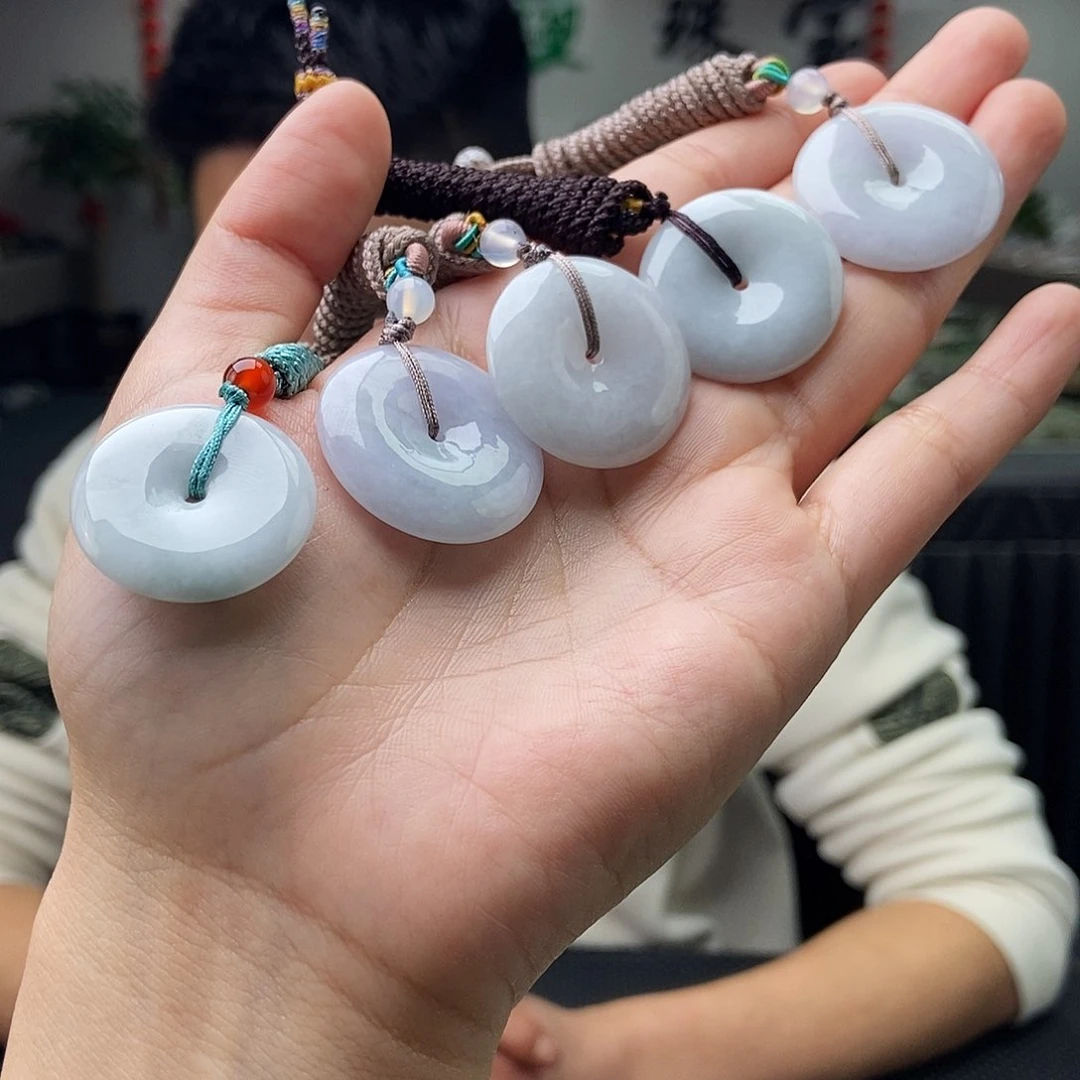 翡翠颈饰未镶嵌颜色多样性发拍一发一