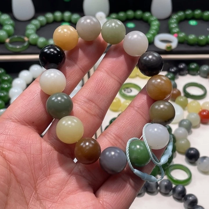 和田玉未镶嵌手串