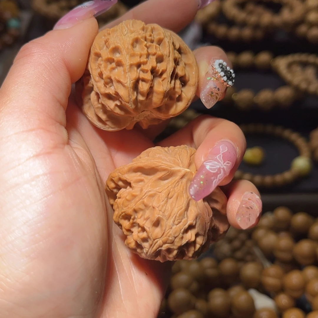 吊坠猴头核桃40左右核桃老粉元旦快乐