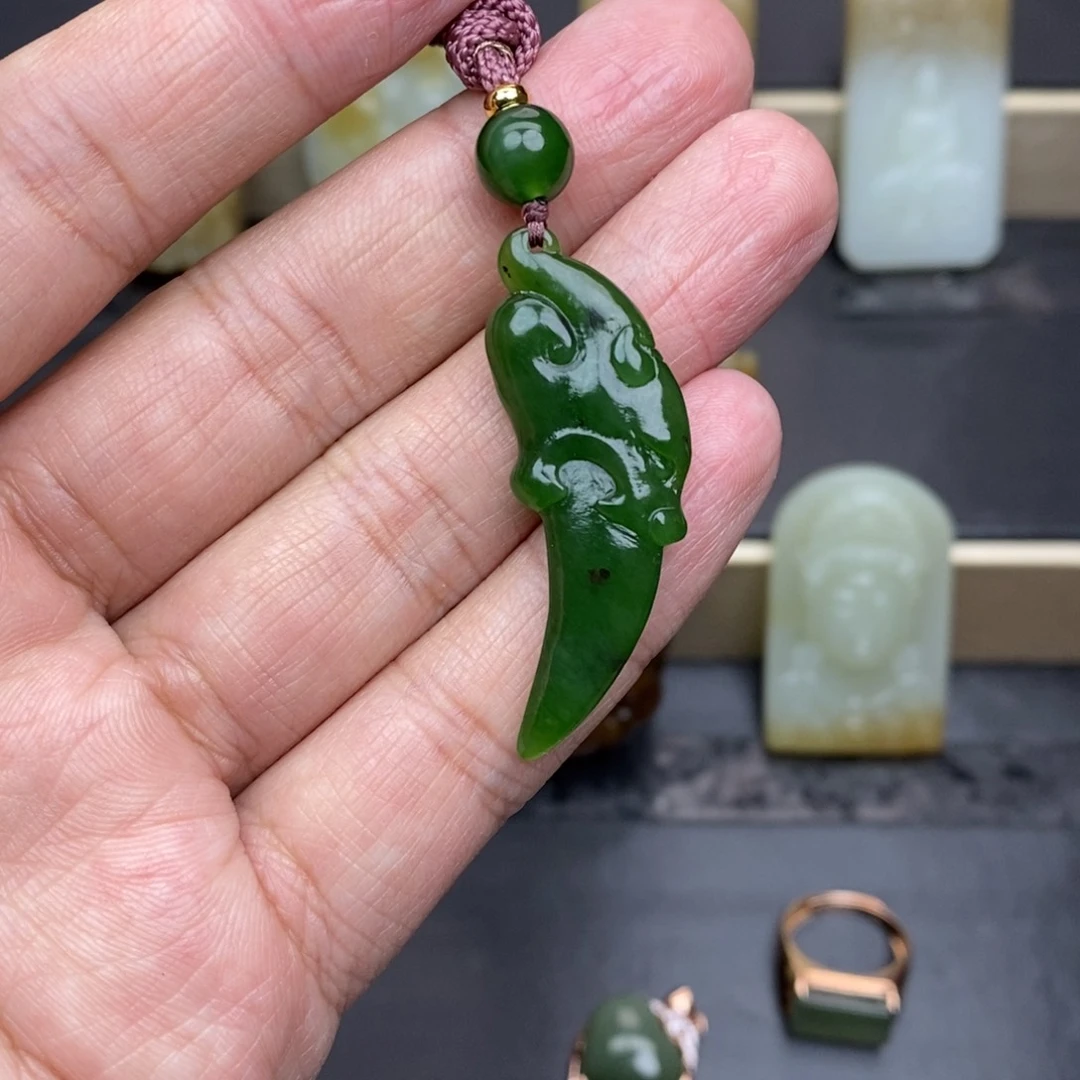 和田玉颈饰未镶嵌