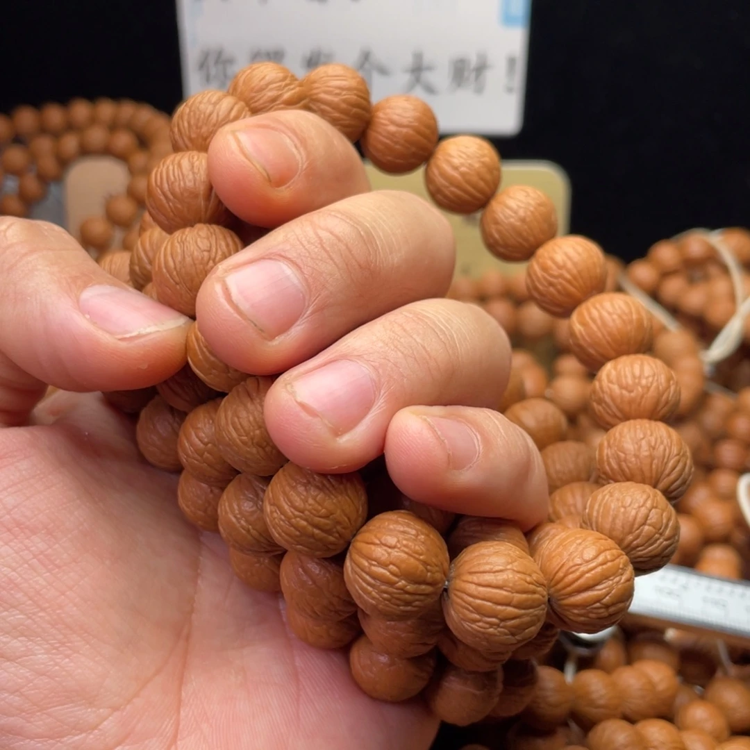 吊坠猴头核桃凤羽