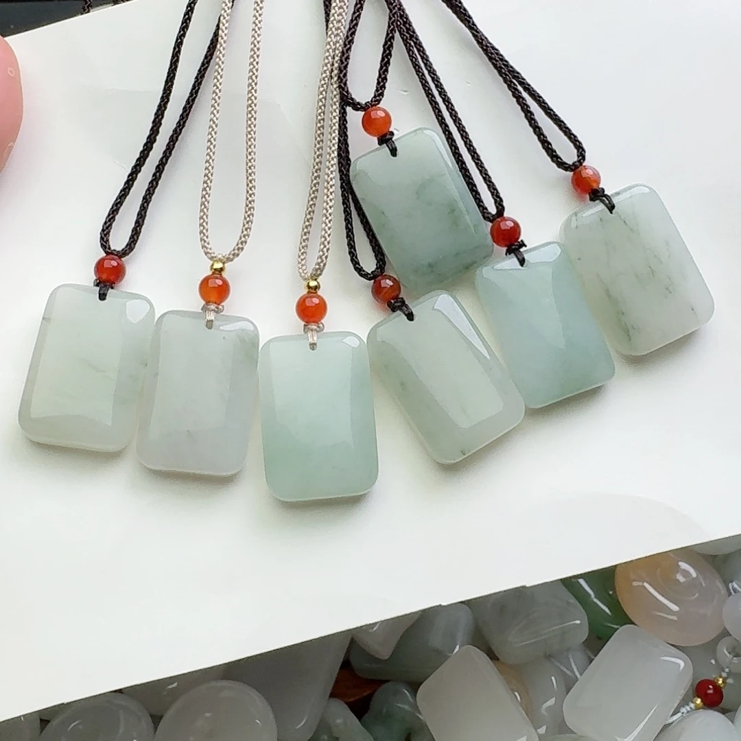 石英质玉未镶嵌颈饰32mm无事牌