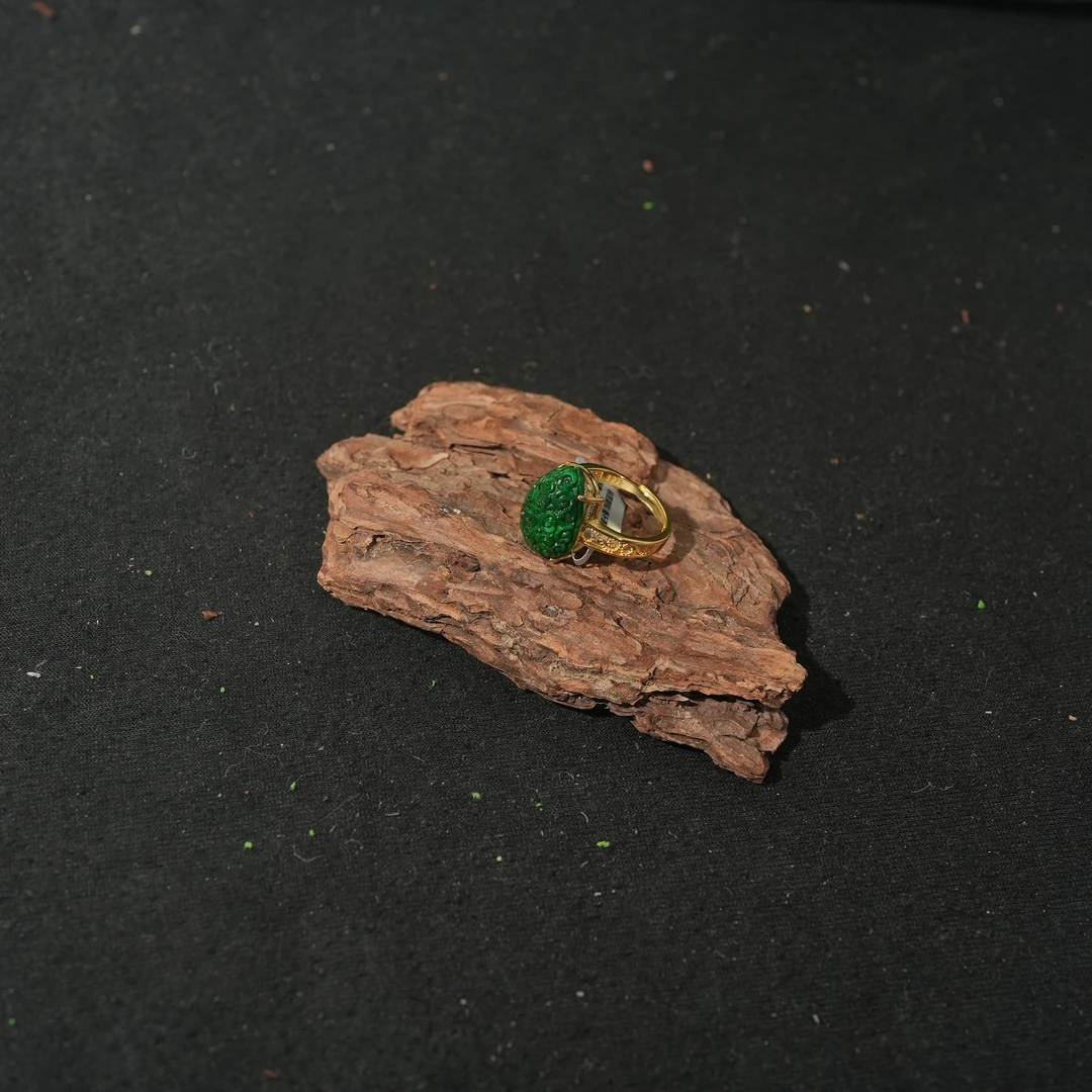 12.13香港王老板-翡翠戒指1k347