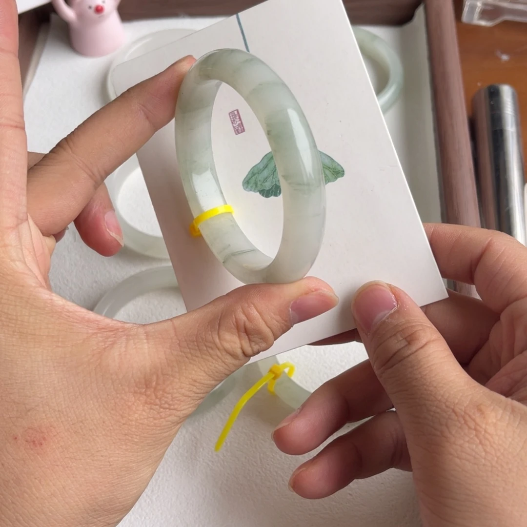 石英质玉未镶嵌手镯