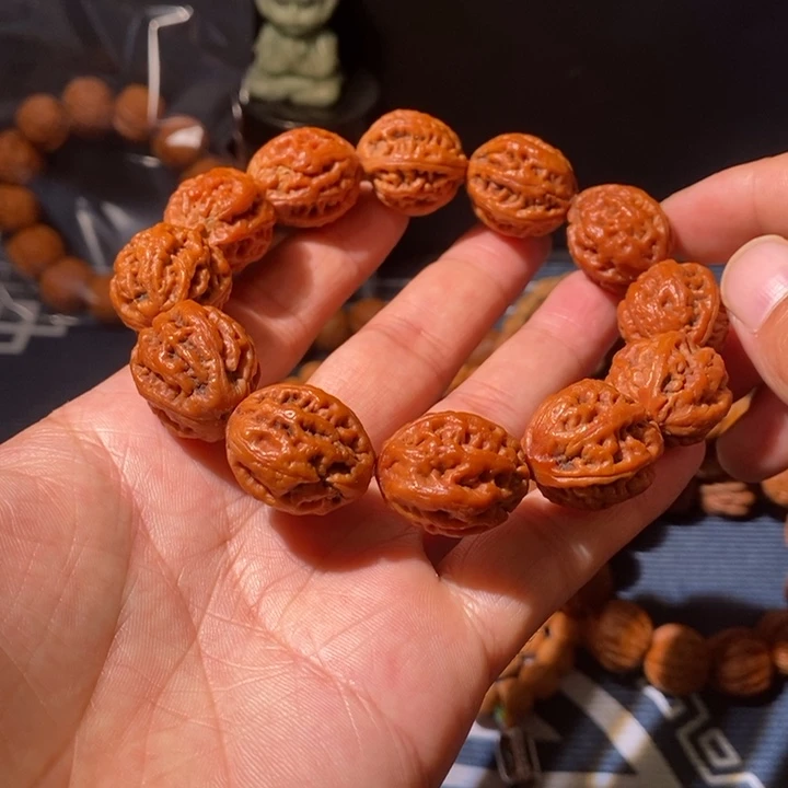 手串文玩核桃……77