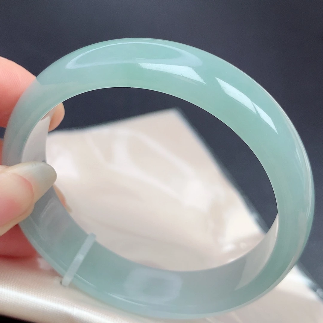 流***金翡翠手镯未镶嵌56.9圈口