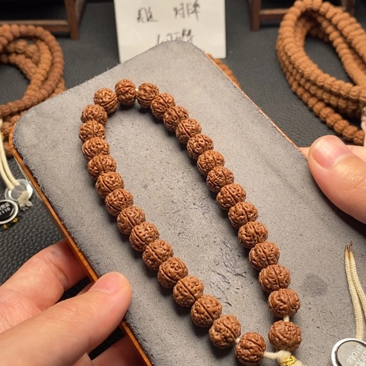 二***.金刚菩提吊坠老树王