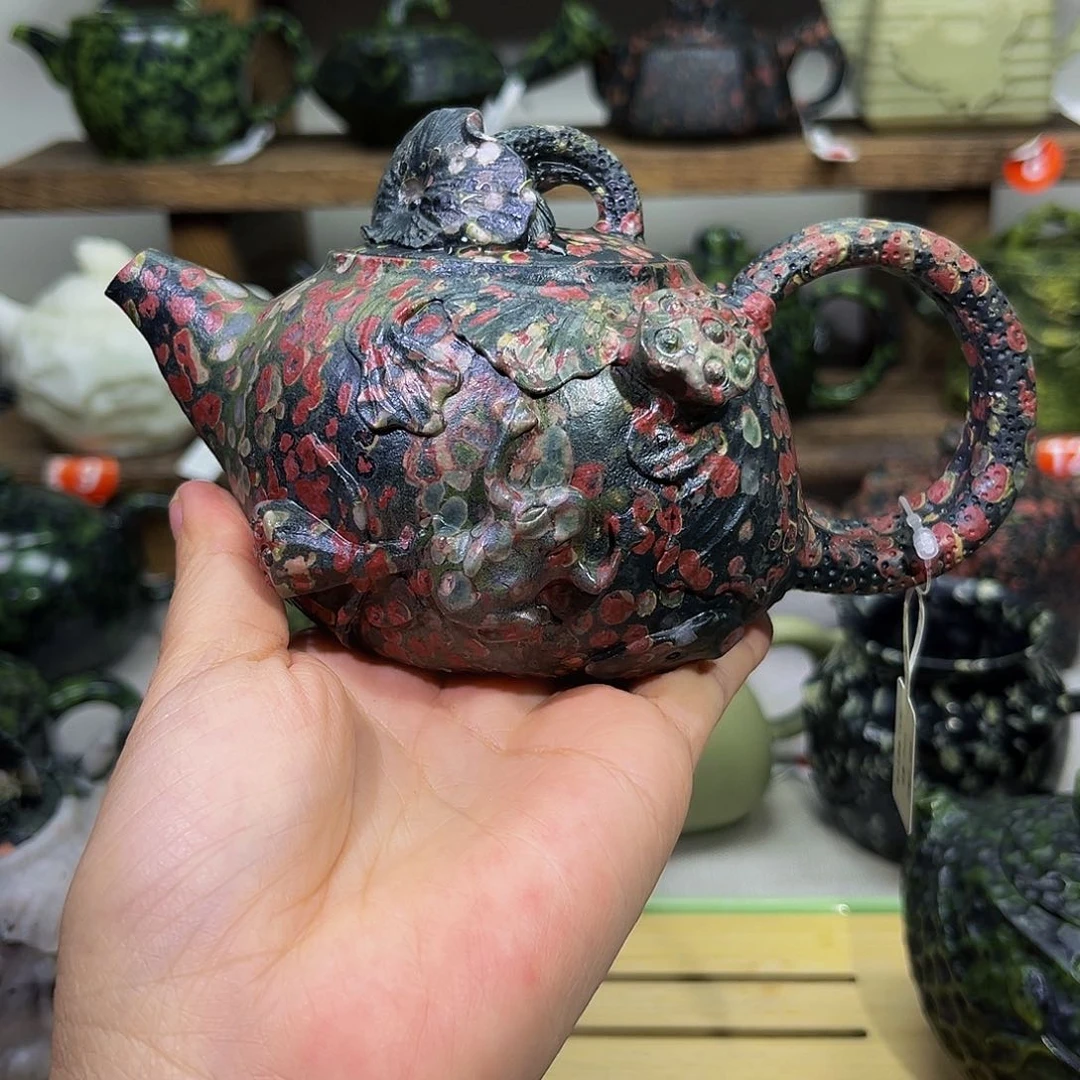 石材梅花玉安山玉荷趣壶有纹