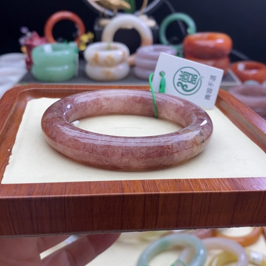 石英质玉手镯未镶嵌