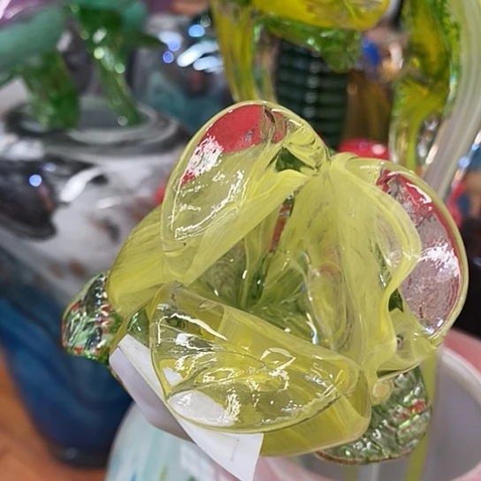 琉璃花瓶高40厘米宽6厘米