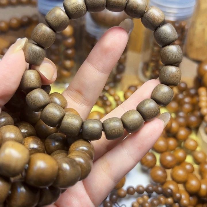 檀香木其他老山檀香阴沉8✖️9单圈