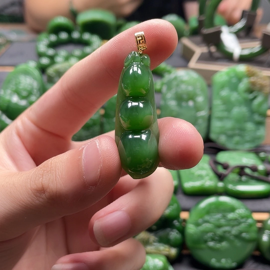 和田玉（碧玉）18K金镶嵌颈饰
