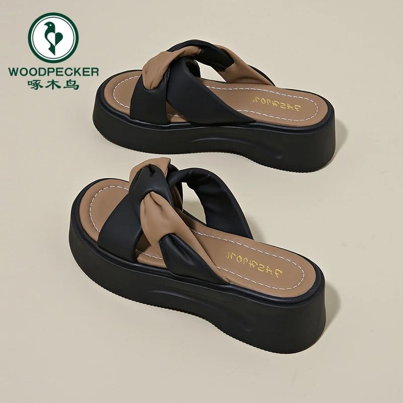 啄木鸟踩屎感厚底拖鞋女夏外穿2025新款时尚百搭休闲防滑孕妇凉拖