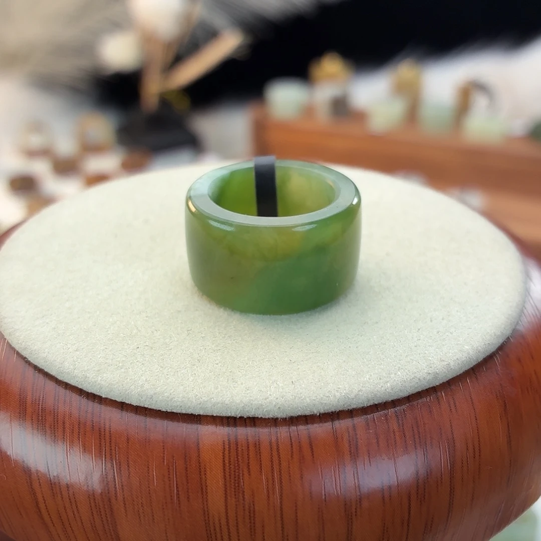 和田玉未镶嵌戒指i13黑羊洞圆切16.4mm